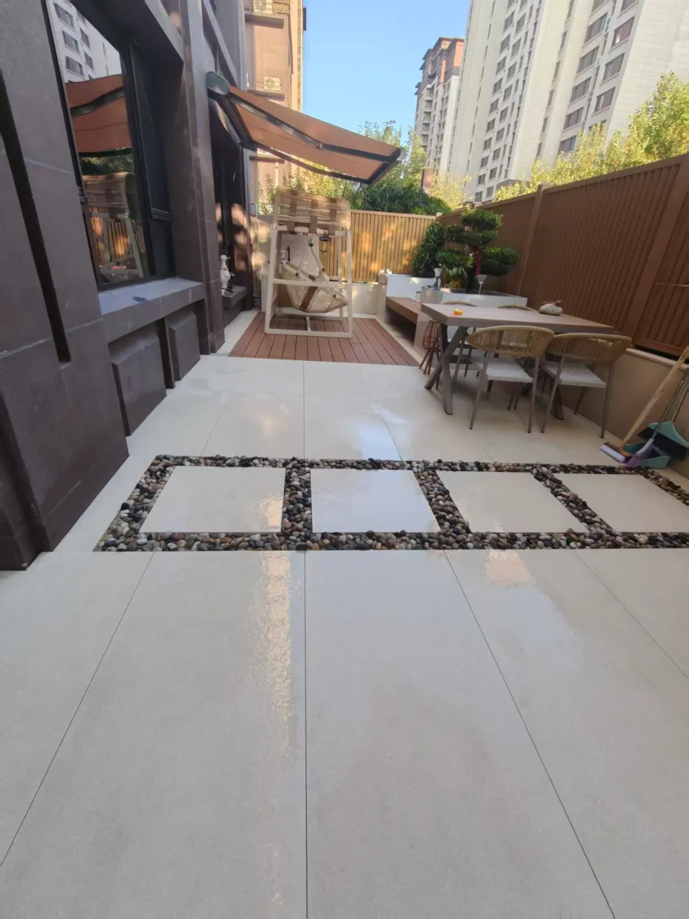 full‑body outdoor tiles